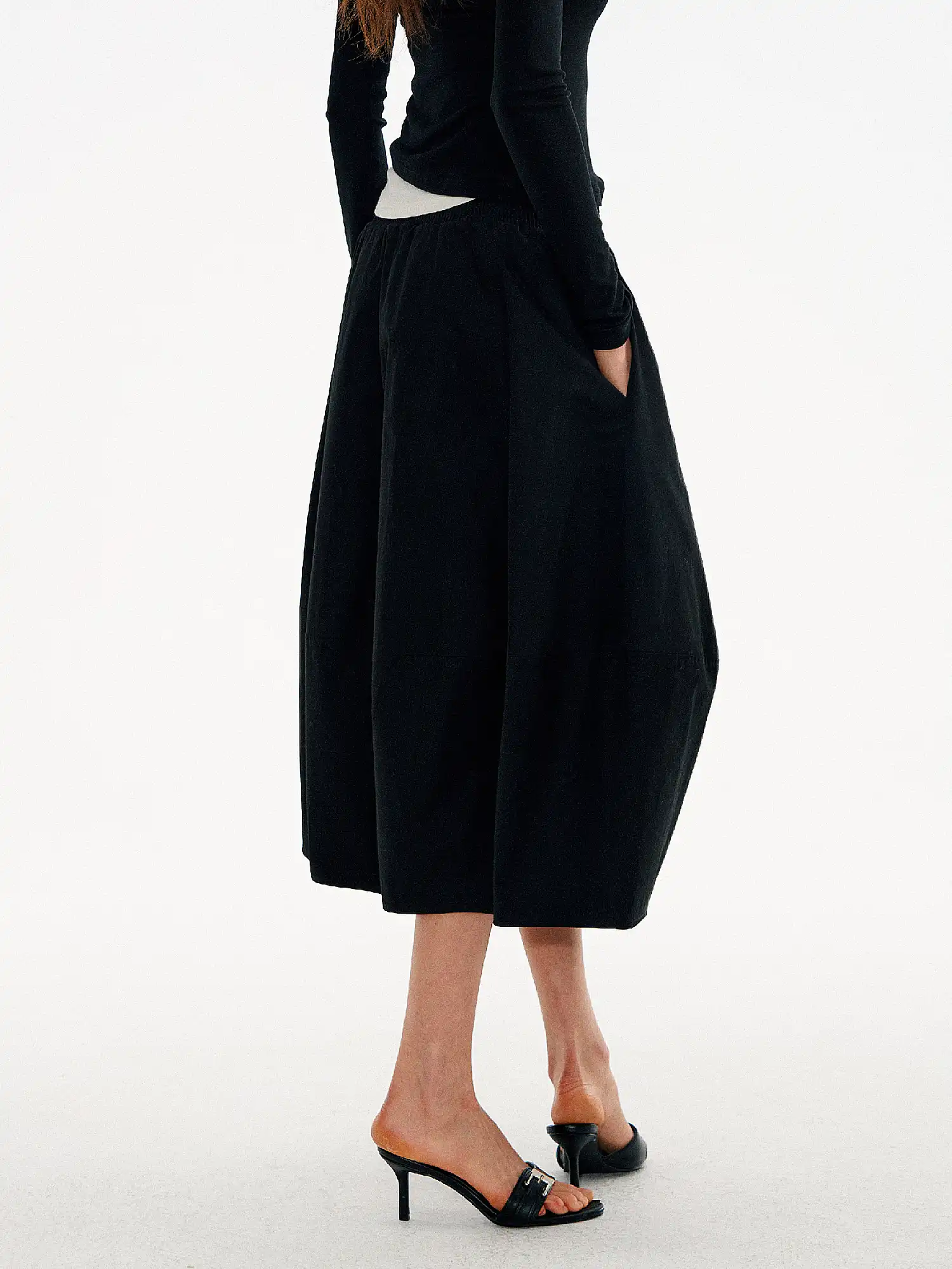 Basic Black Ruched Balloon Midi Skirt - Image 2