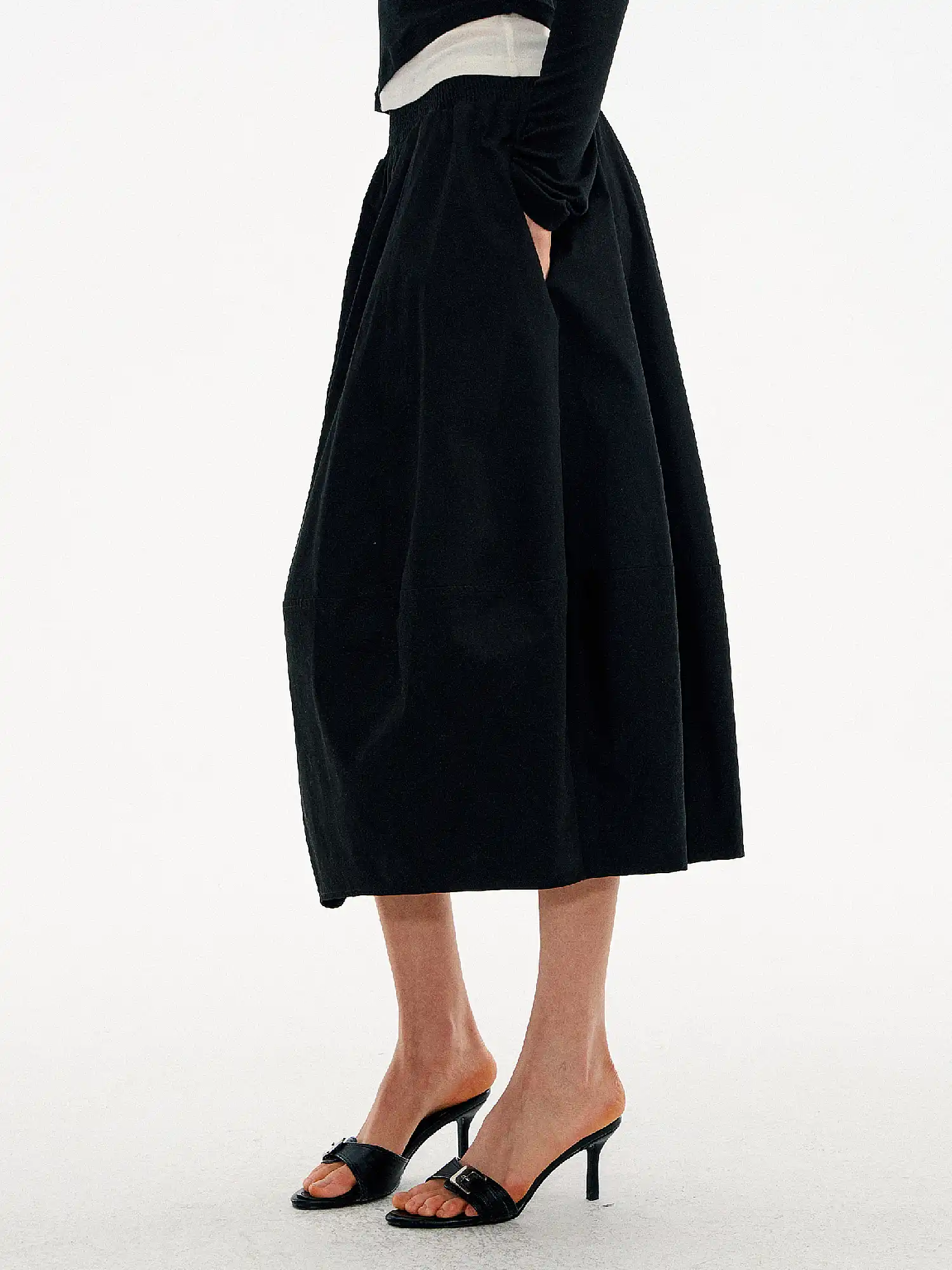 Basic Black Ruched Balloon Midi Skirt - Image 4