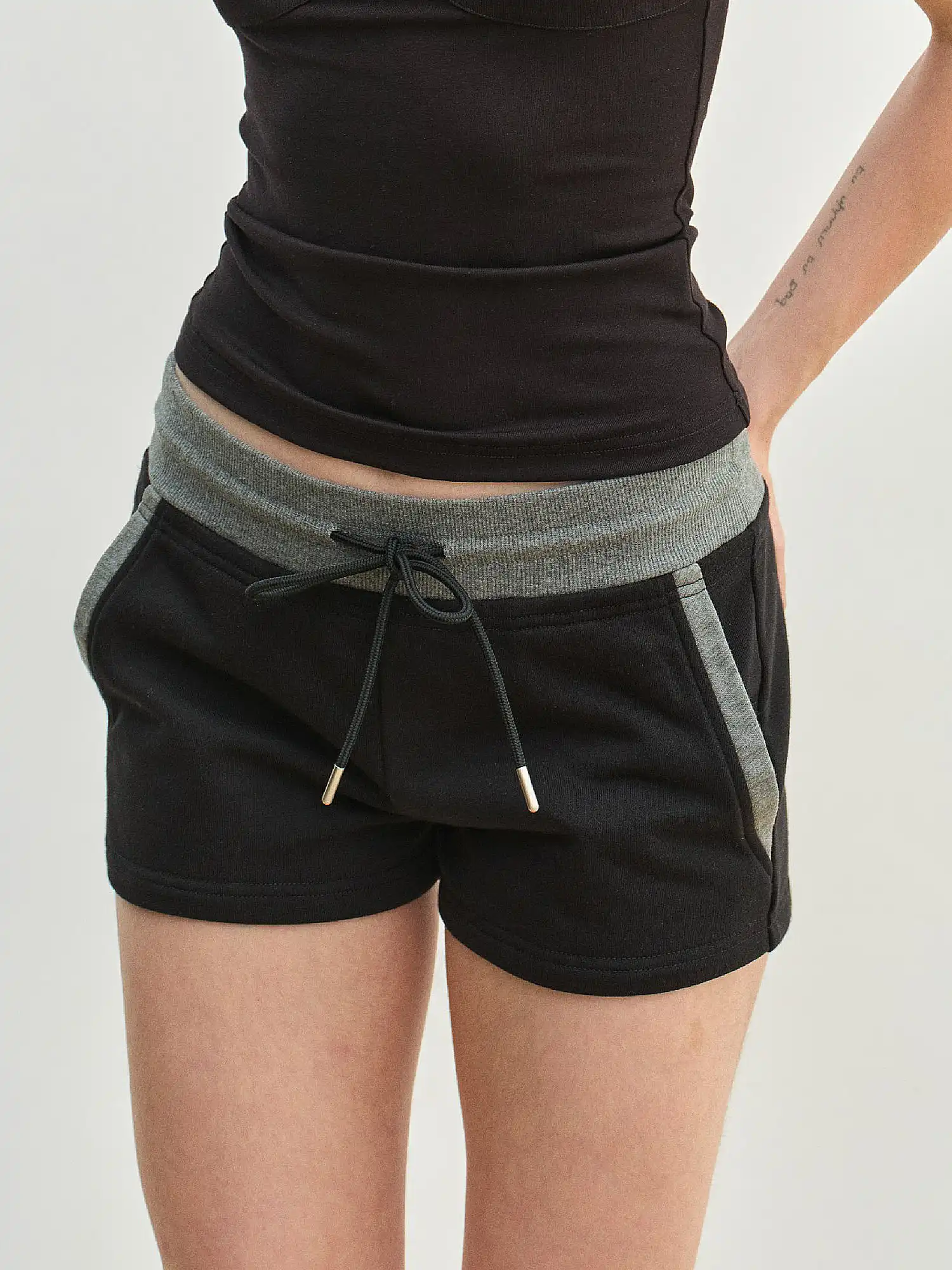 Contrast Waistband Drawstring Mini Shorts