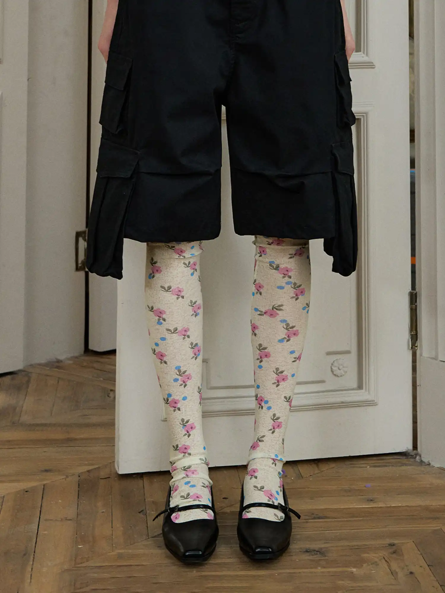 Ruffle Trim Rose Print Knee High Socks - Image 4