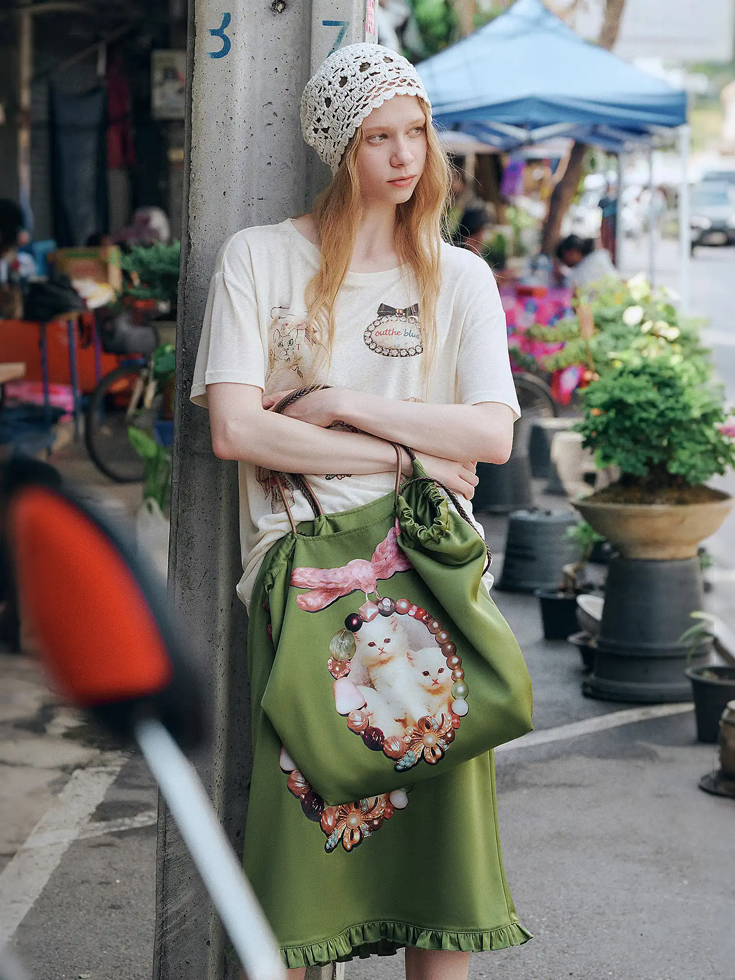 Jewel Cat Satin Drawstring Bucket Bag - Image 5