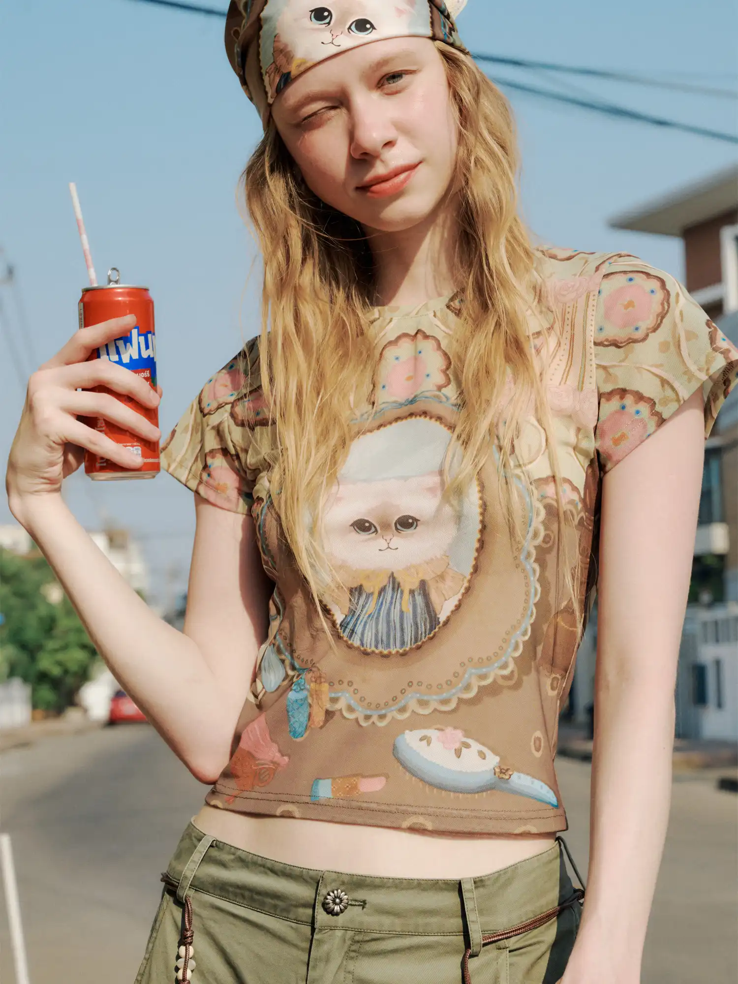 Magic Mirror Cat Crew Neck Tee