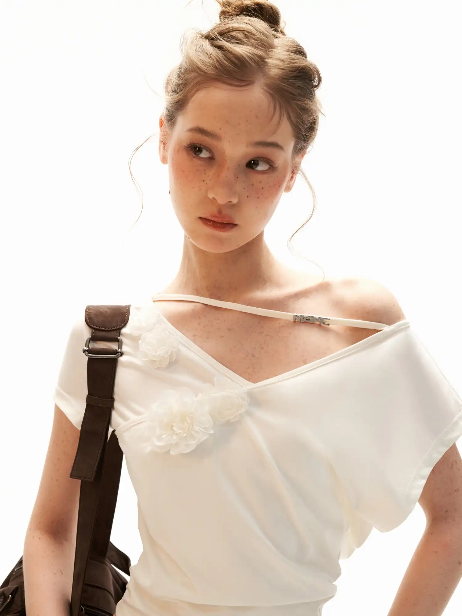 Off-Shoulder Ruched Asymmetric Blossom Tee - Image 3