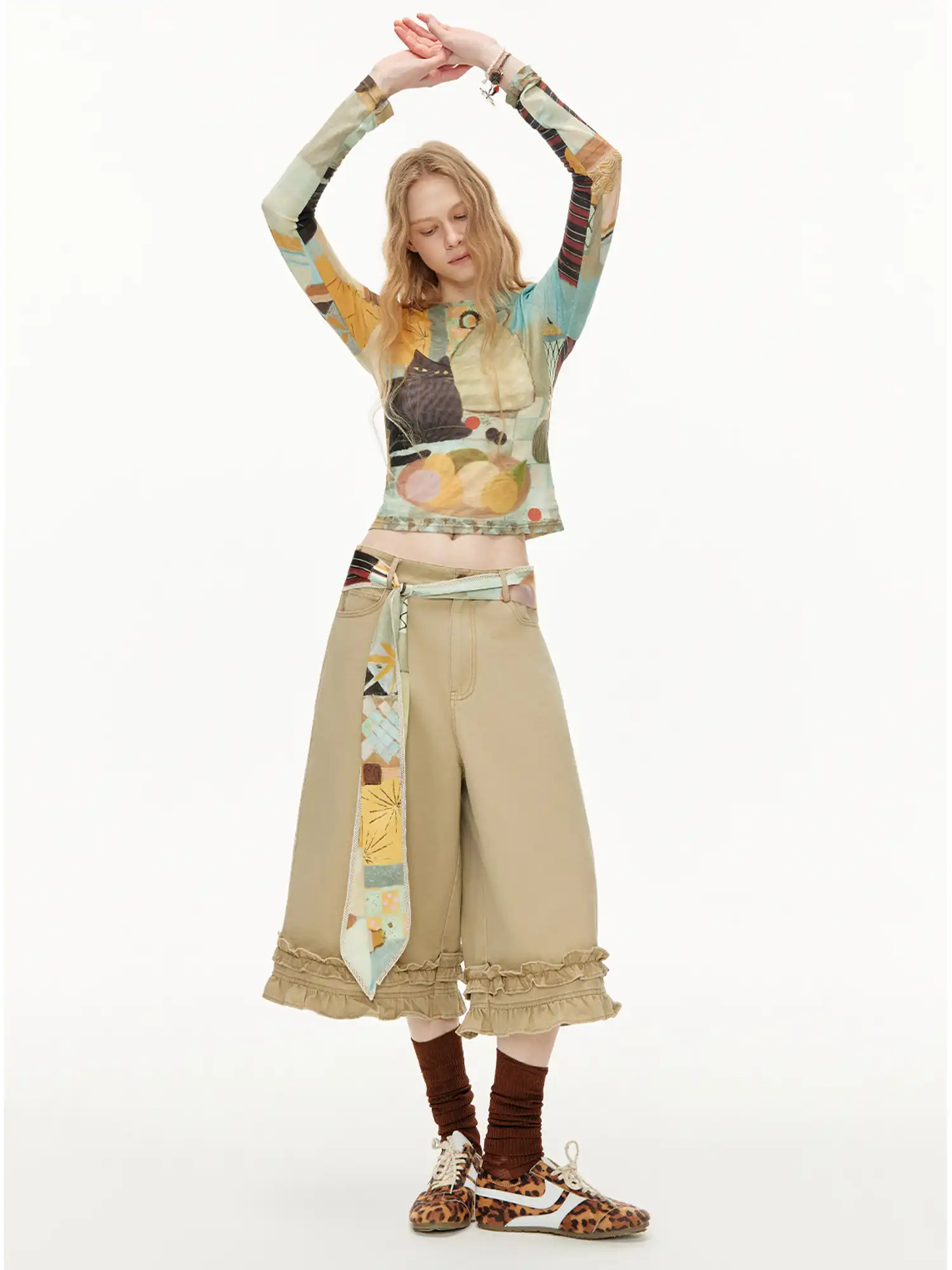 Ruffle Hem Khaki Wide-Leg Cropped Pants - Image 5