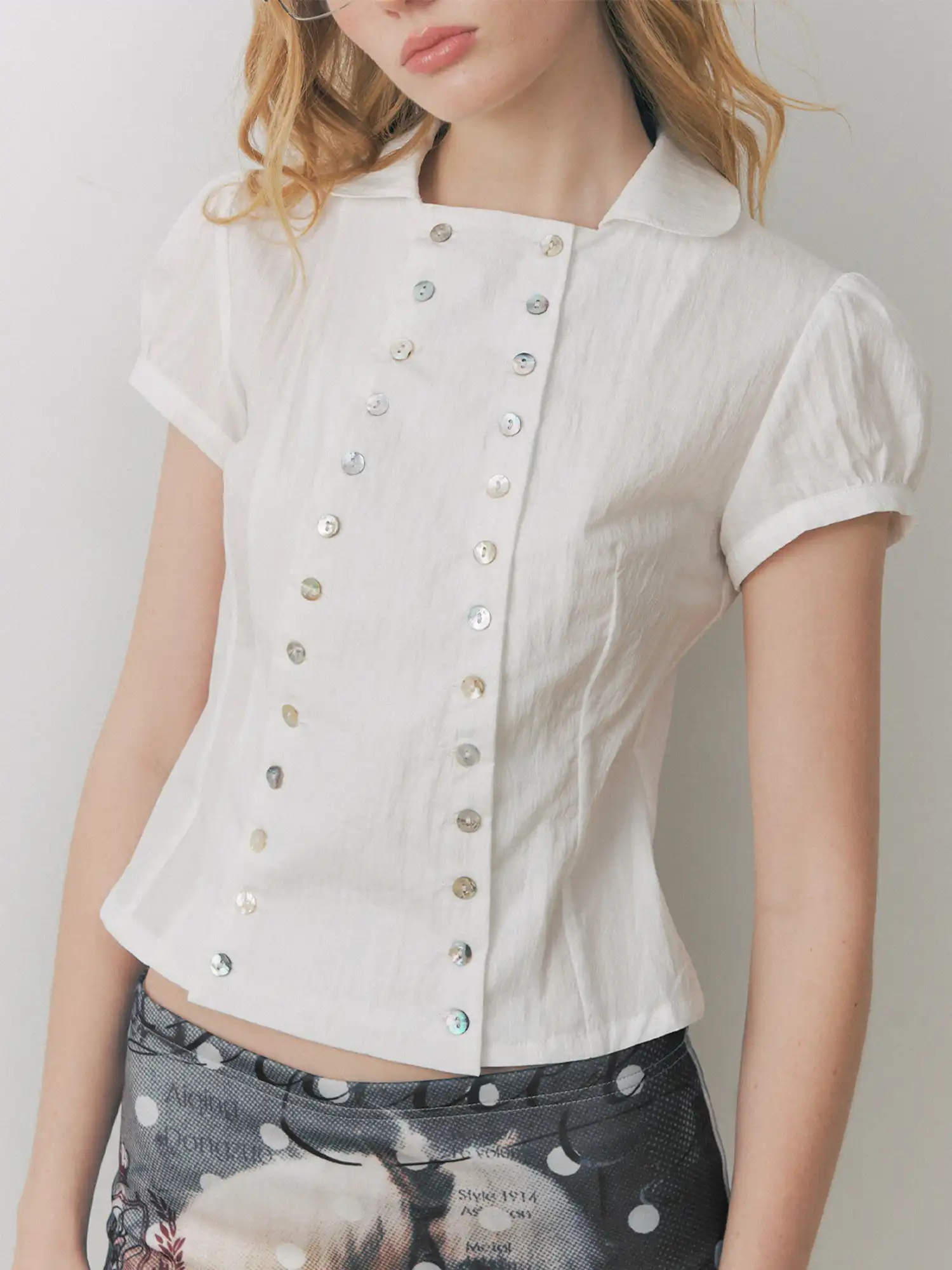 Shell Buttons Front Puff Sleeve Shirt - Image 3