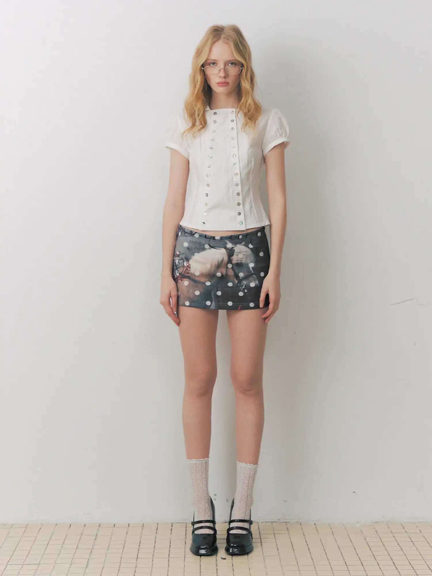 Shell Buttons Front Puff Sleeve Shirt - Image 8