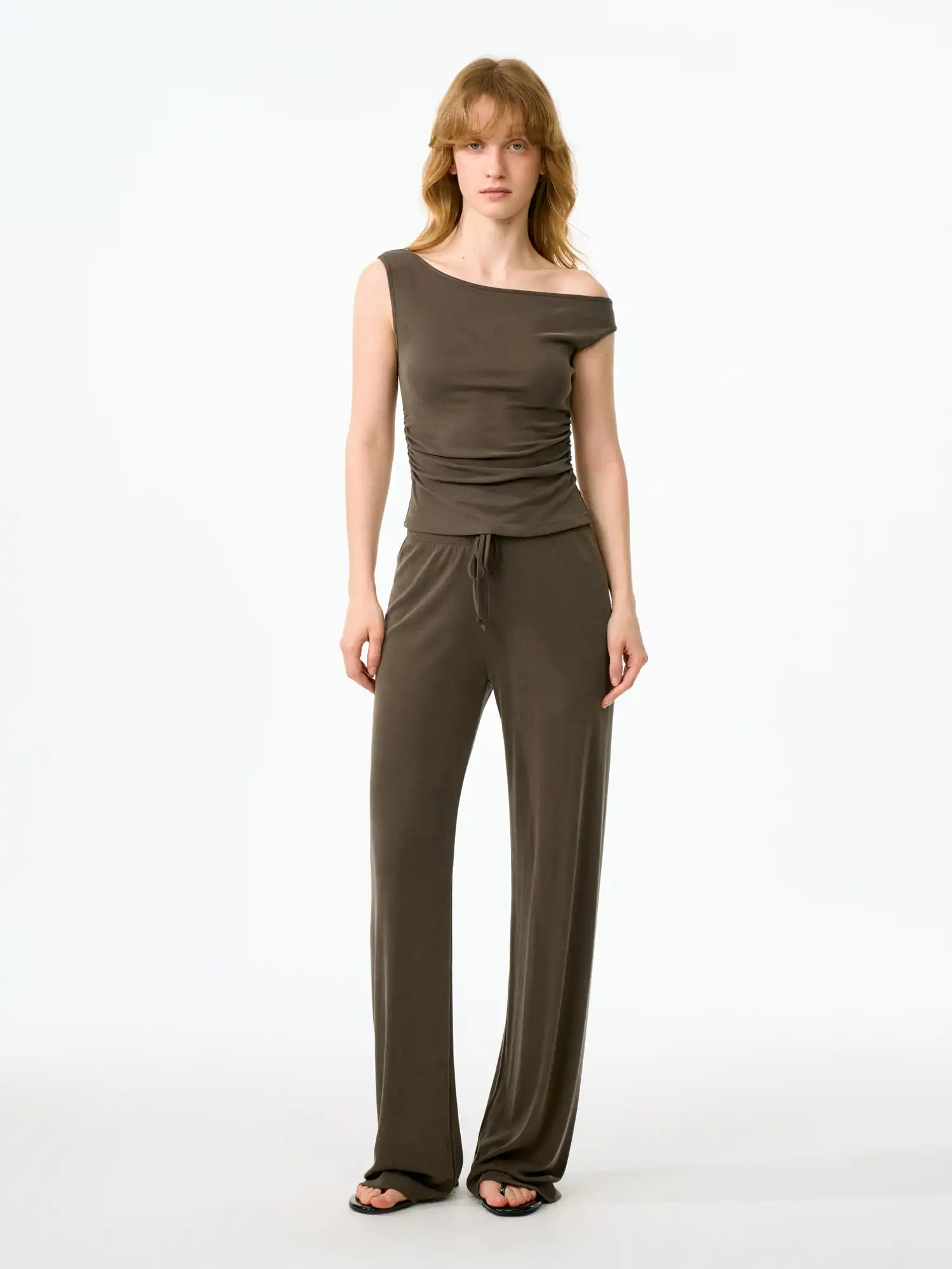 Solid Off Shoulder Ruched Crop Asymmetrical Top - Image 4