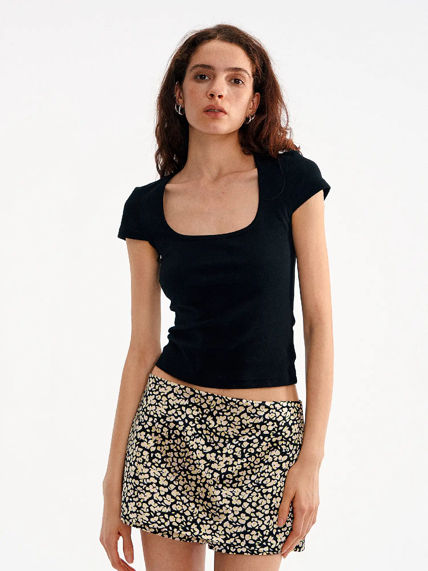 Square Neck Fitted Cropped T Shirt - Image 12