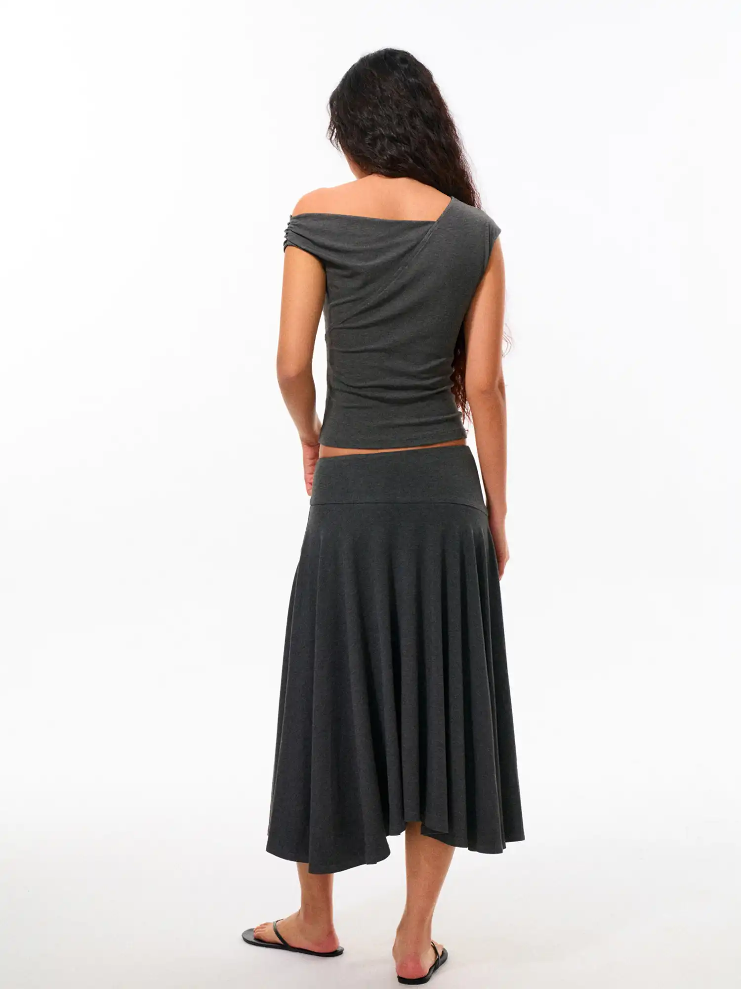 Stretchy Pleated Midi Skirt - Image 4