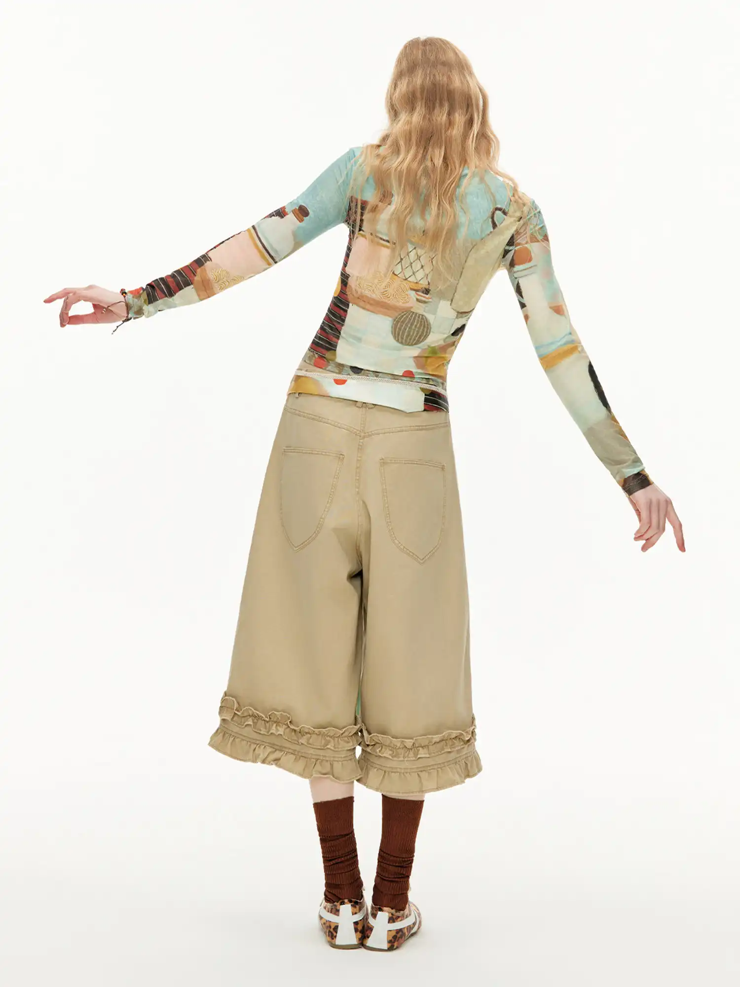 Whimsical Cat Long-Sleeve Fitted Crop Top - Image 11